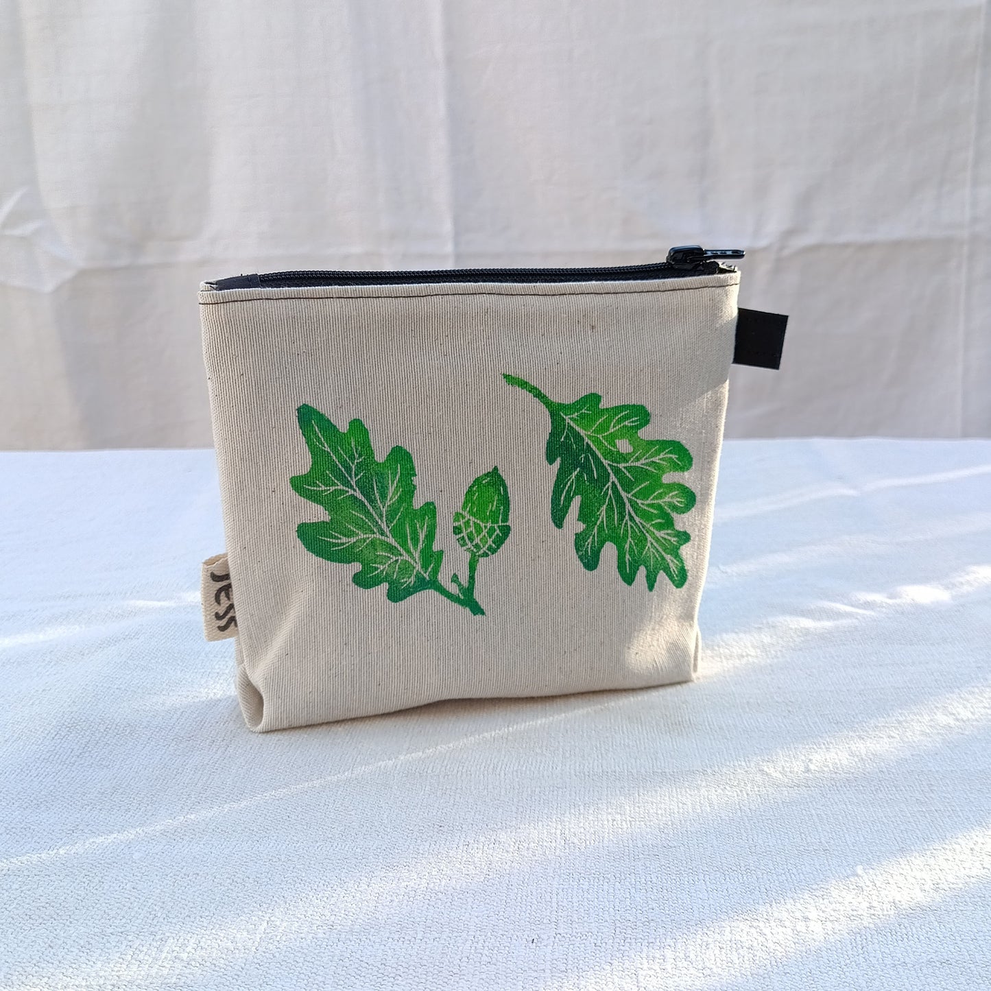 Neceser artesano, hecho a mano. Estampado y cosido a mano.